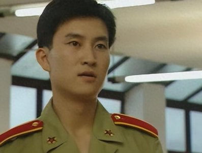 ​罗钢：娶小23岁郝蕾，陪娇妻战胜病魔，如今48岁老来得子生活幸福