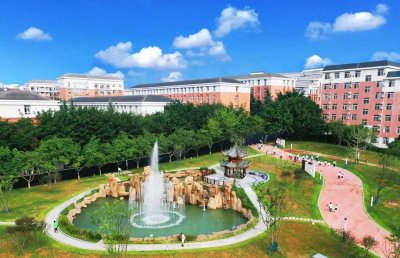 ​绵阳南山中学双语学校：品质双语 魅力初中 - 名师荟萃 精英云集