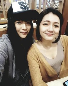 ​都是林瑞阳的儿女，曾哲贞的孩子英俊秀气，张庭生的娃外貌被吐槽