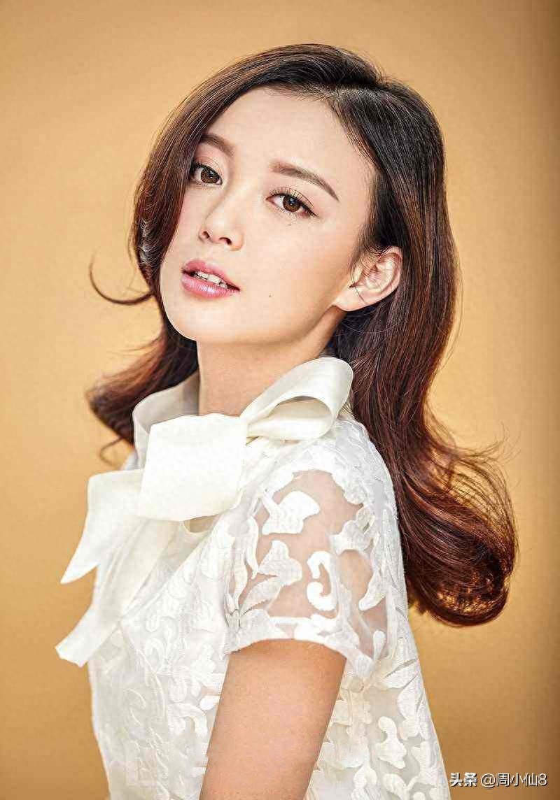 明星汪小敏，娱乐圈歌手和演员，被誉为“新一代时尚小花旦”