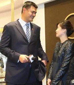 ​姚明与叶莉：身高之外的深情与担当